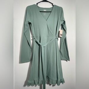 SO Junior Dress Size Medium Color Green